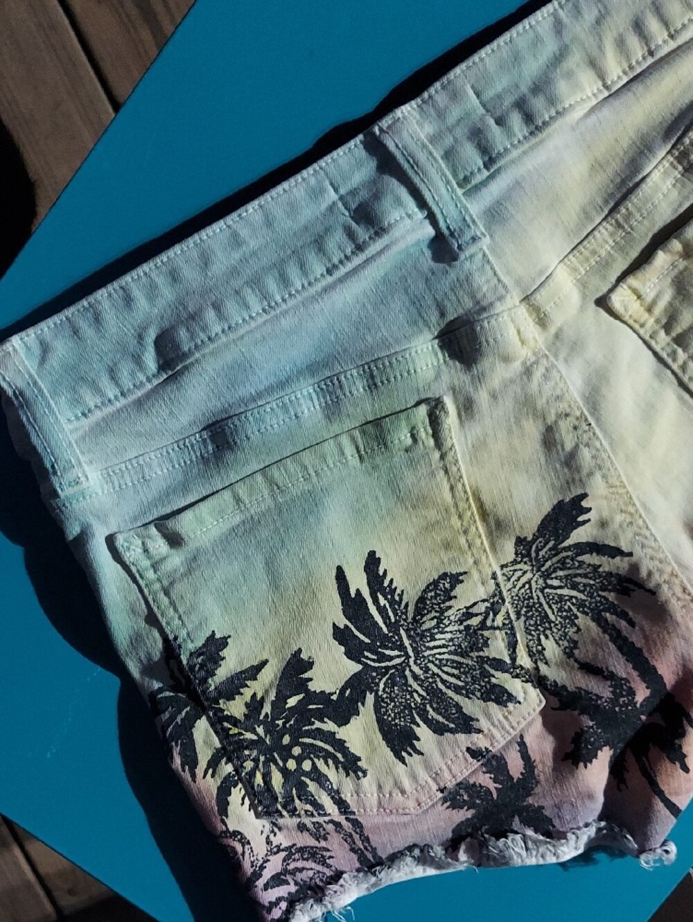 Dakota Collective Ombre Palm-Print Denim Shorts - Picture 10 of 12